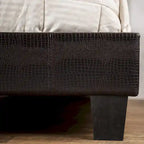 Letto a piattaforma in similpelle marrone, stile moderno a basso profilo, adatto a 1–2 persone