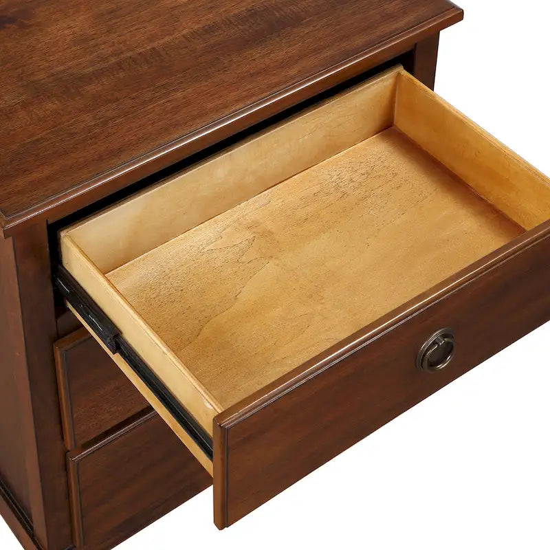 Comodino marrone a 3 cassetti con maniglie ad anello
