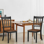 Sedia da pranzo in legno massello con schienale a fusi, Nero/Bianco – Set da 2